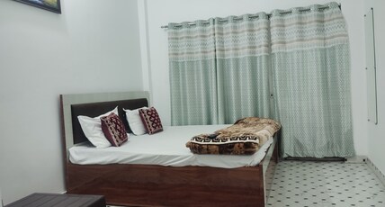 Ramesht Dham Room Type - DELUXE ROOM