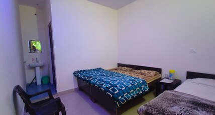 Shivanya Guest House & Restaurant Room Type - Bedroom 10