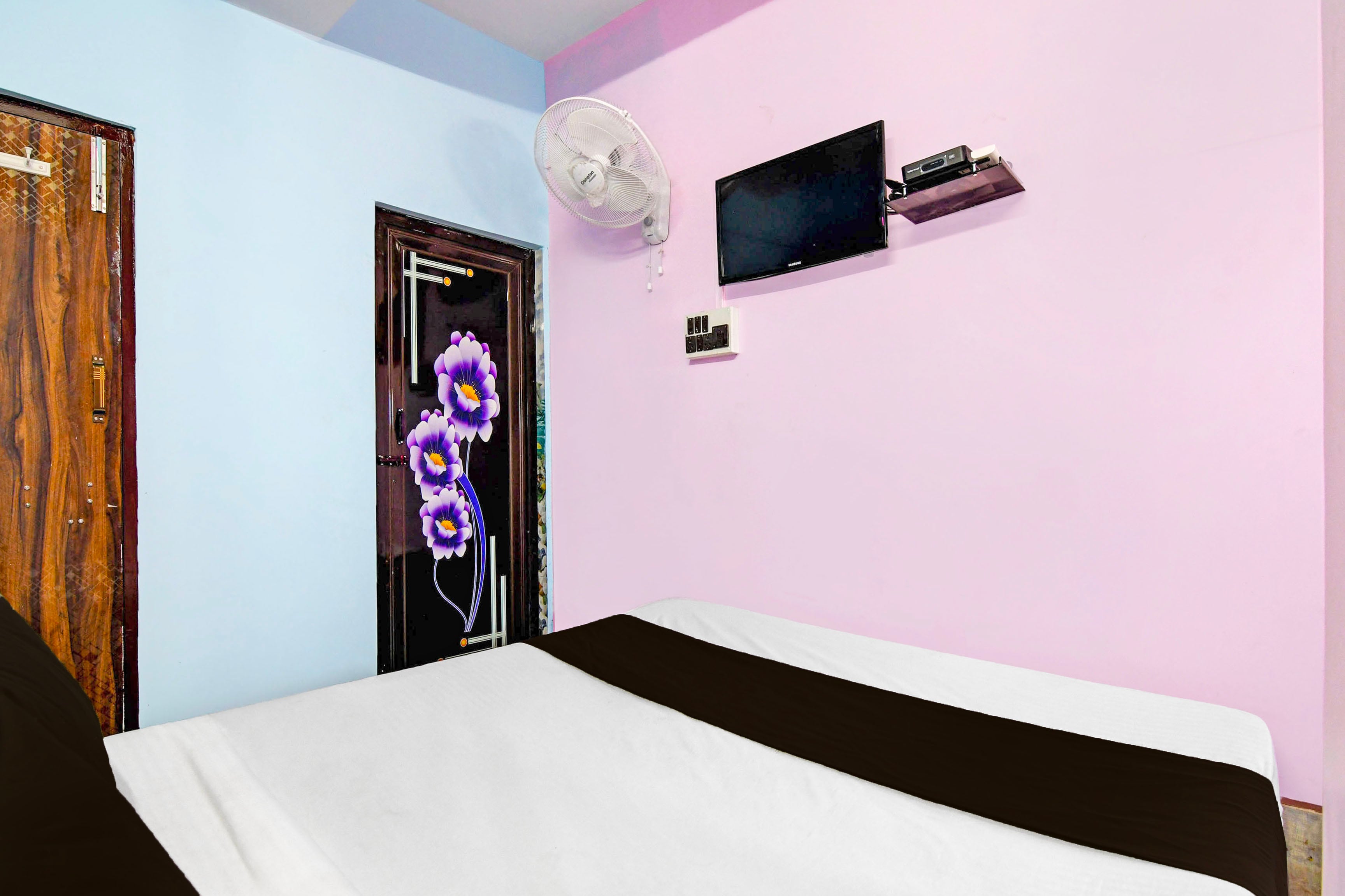 Hotel O Lila Guest House - Tap to explore photos
