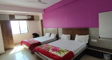 Hotel Sunrise Palace Room Type - Family Four Bed Room