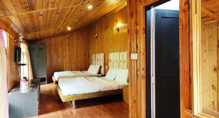 Hotel Shiva Cottage Room Type - Family Suite with Couch