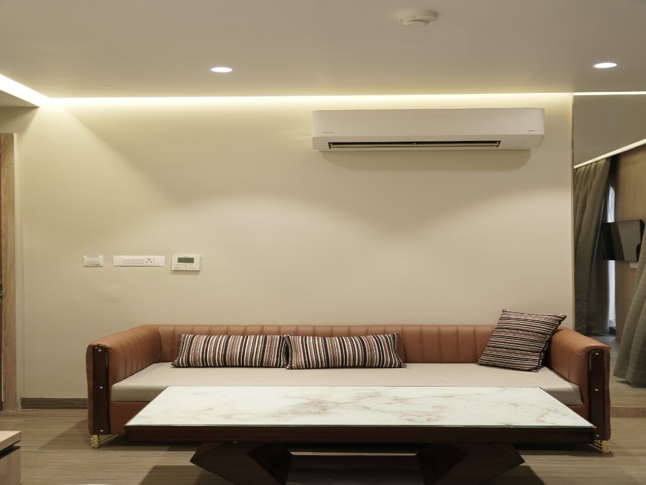 Hotel Rajputana International - Tap to explore photos