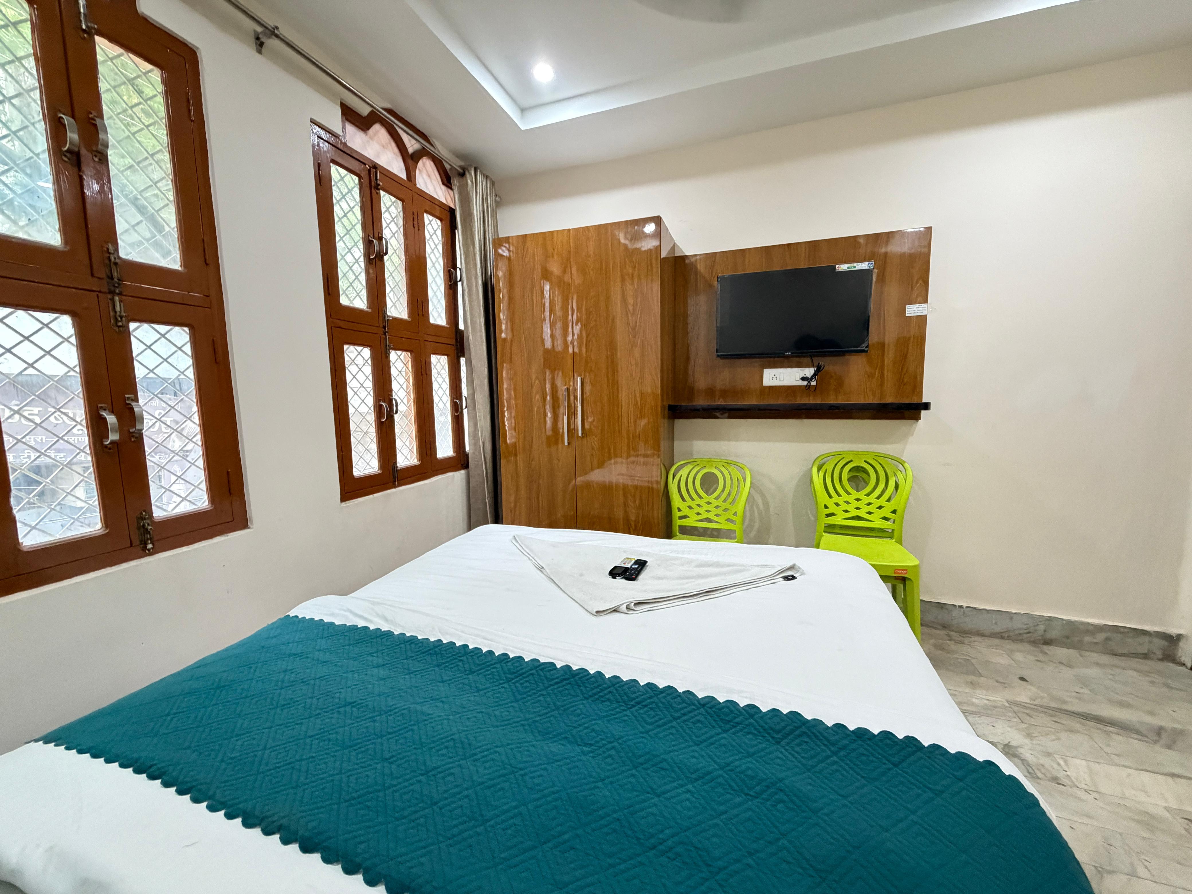 shri rudra guest house - Tap to explore photos