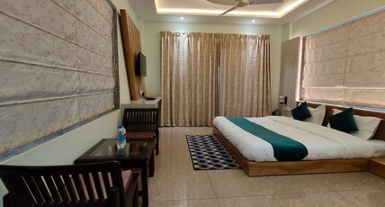 HOTEL SOLITUDE Room Type - Standard Room with Balcony HOTEL SOLITUDE Room Type - Standard Room with Balcony