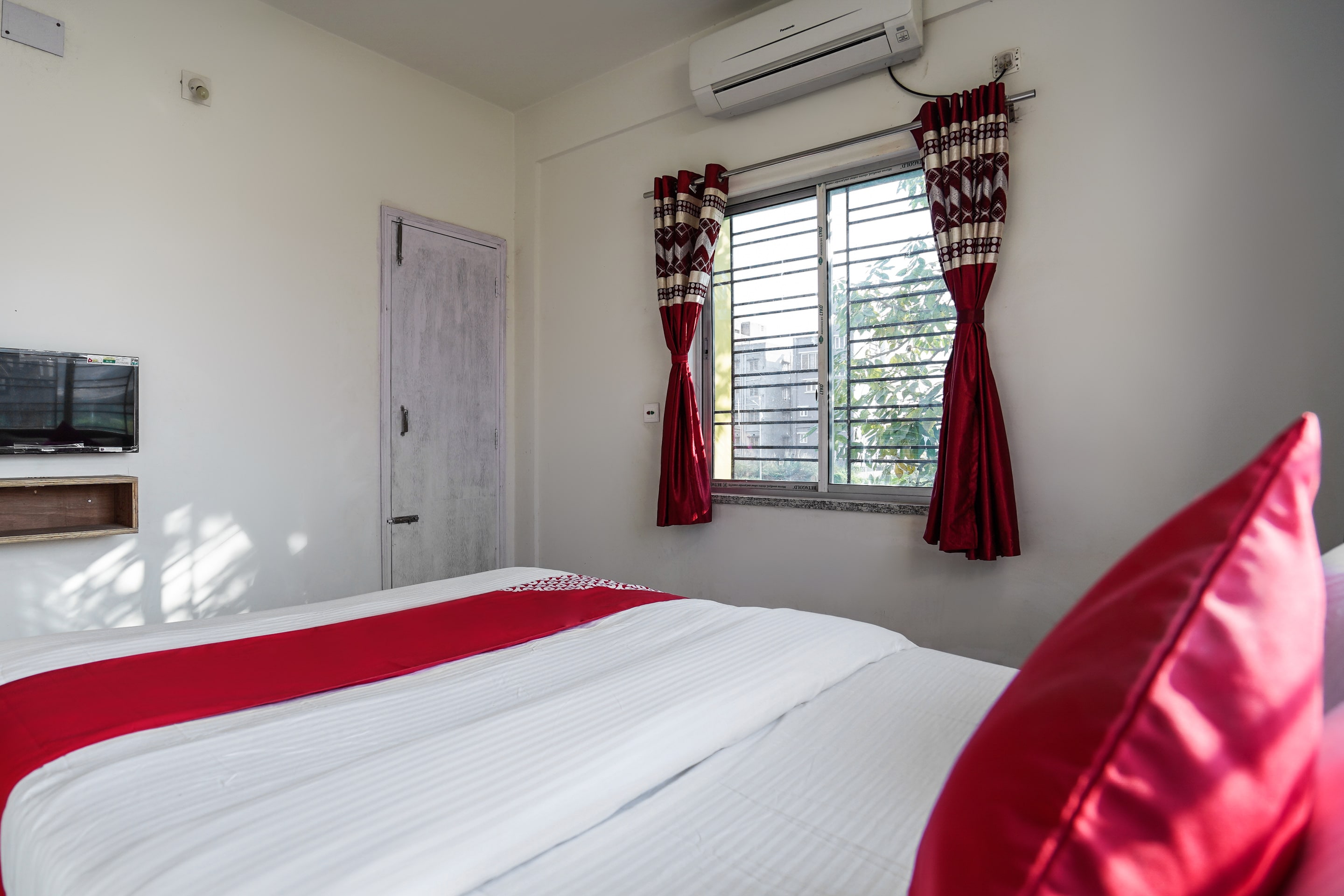 Hotel O Amar Raj View - Tap to explore photos