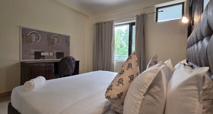 Hotel Divine India Residency Noida-Medanta Super Speciality Hospital Room Type - Super Deluxe