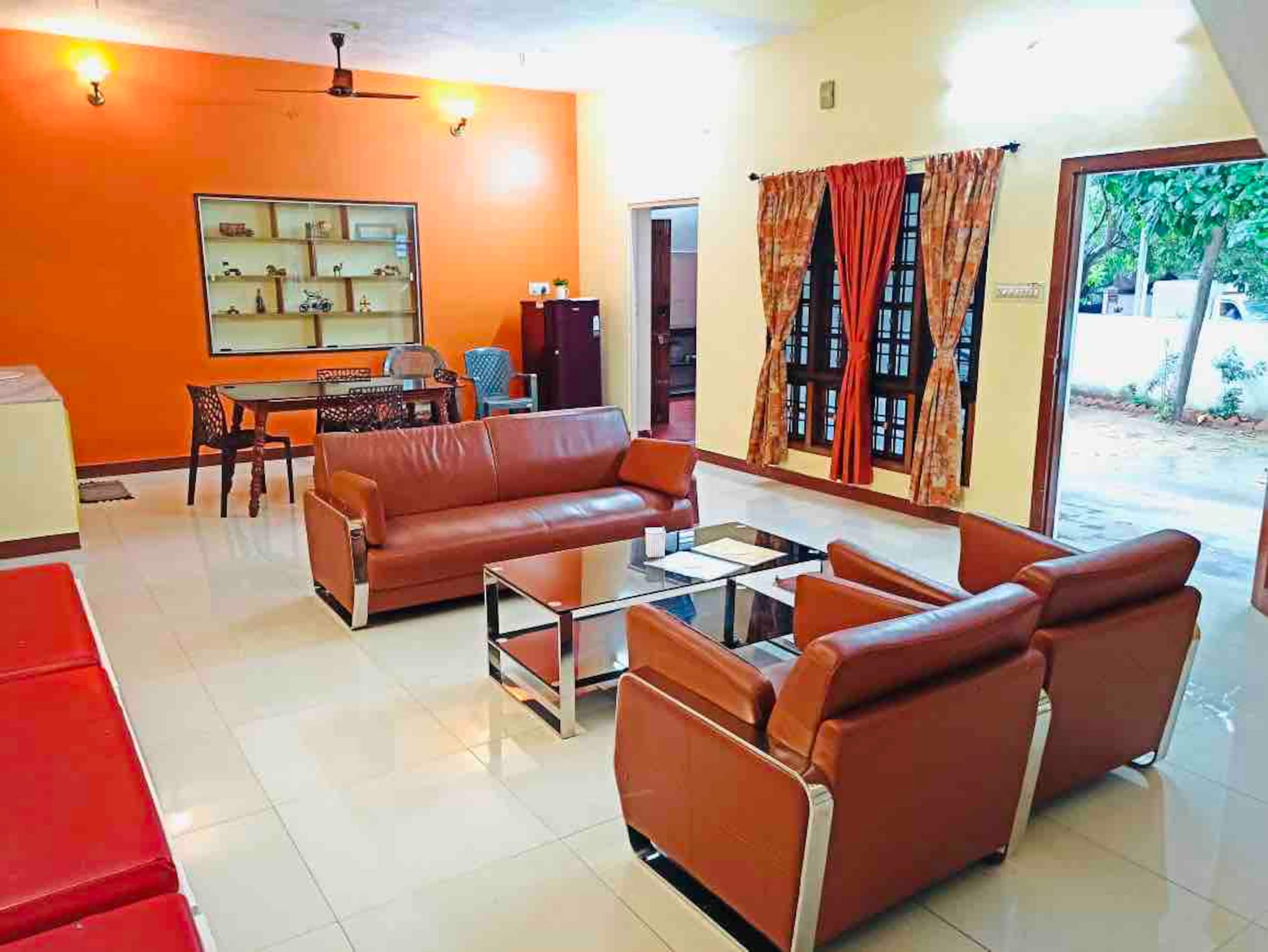 Luxury Service Home - Hindustan Comfort Homes - Tap to explore photos