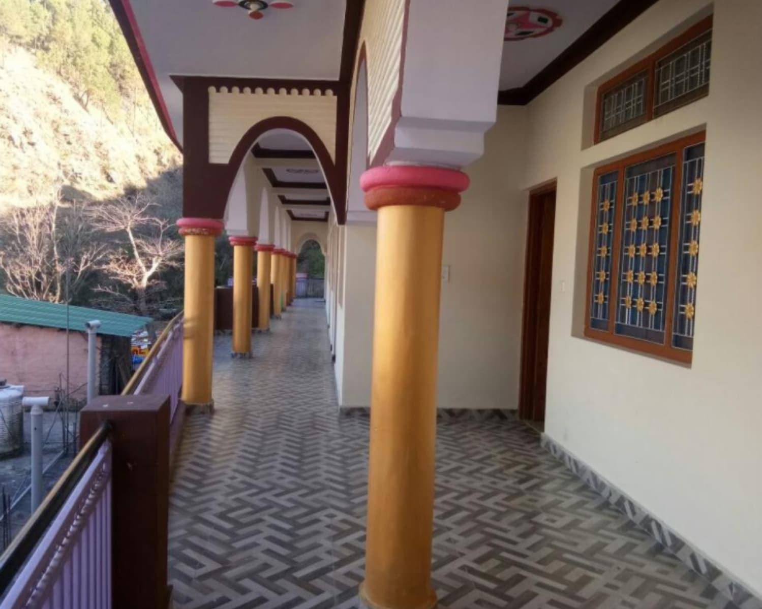 Hotel Shree Narayan - Tap to explore photos