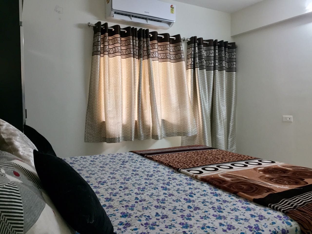 Banana Apartment-2 BHK Apartment - Tap to explore photos