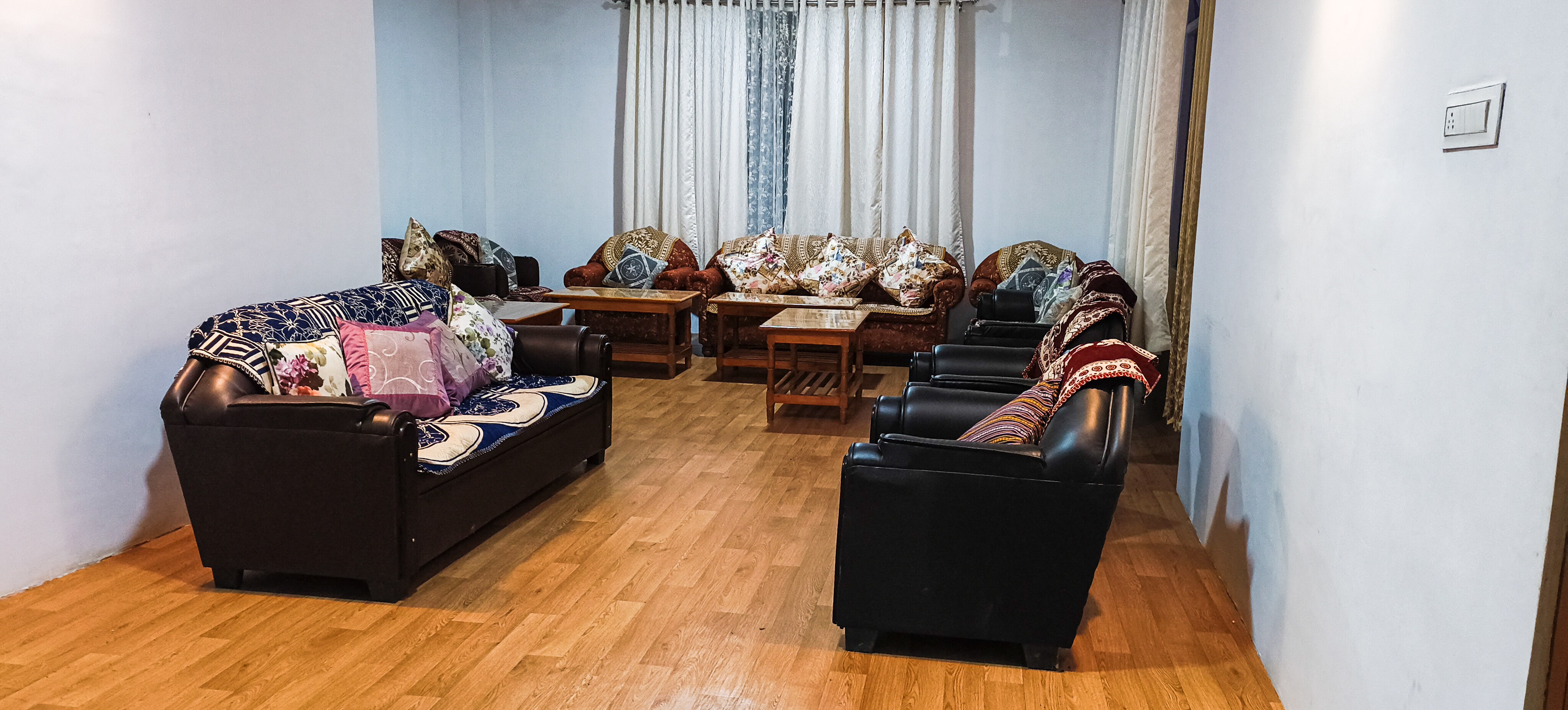 Tenzing Hillary Pinasha Homestay - Tap to explore photos