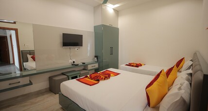 Papaya Leaf Comfort Nathdwara Room Type - Deluxe Triple Room