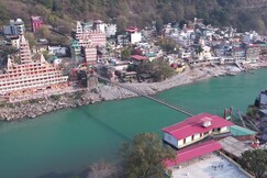 Tapovan New Residency (5 minutes walk to Laxman Jhula)