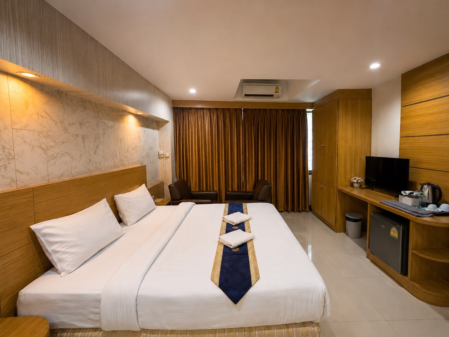 The ESSE Hotel Pattaya - Tap to explore photos