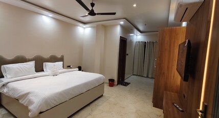 Hotel KIR International Room Type - Deluxe Room