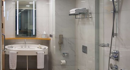 DoubleTree by Hilton Istanbul - Moda Room Type - KING DLX HISTORIC SEA VIEW