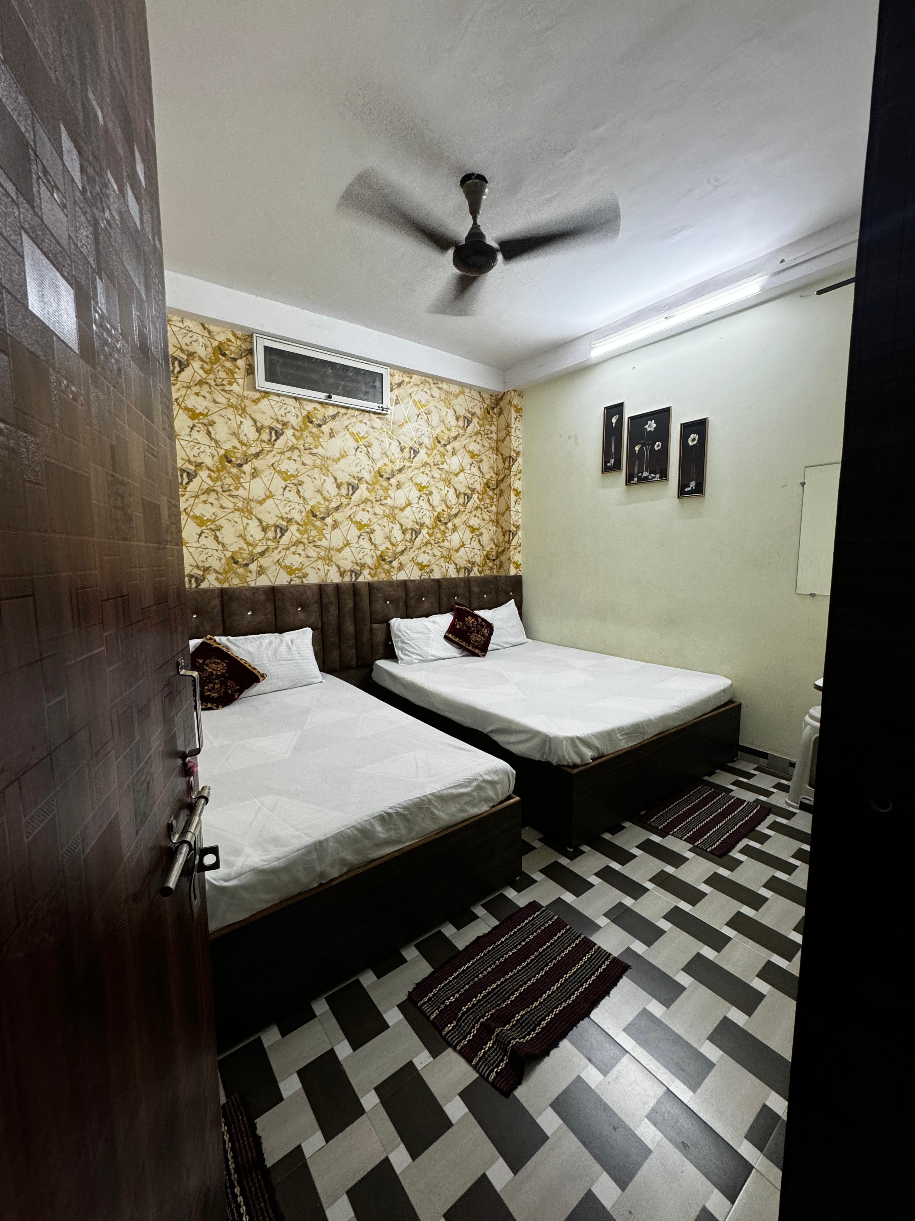 Jai Shree Balaji Home-stay - Tap to explore photos