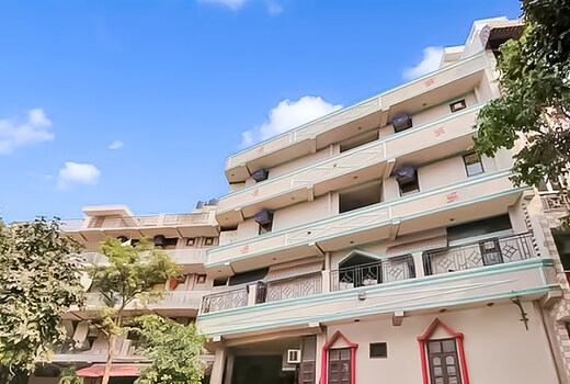Classic Hotel @ 01 Minute Walk in Nizaumddin Railway Station