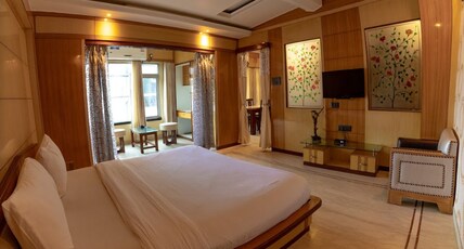 Hotel Welcome Palace Room Type - The Saffron Suite
