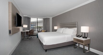 Crowne Plaza COSTA MESA ORANGE COUNTY Room Type - 1 King Standard Communications Accessible