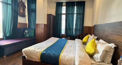 Hotel Diplomat Lounge & Bar Room Type - Mountain View