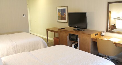 Hampton Inn Cape Girardeau I 55 East Room Type - 2 QNS HEARING ACC NOSMOK