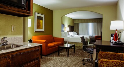 Holiday Inn Express & Suites Waller - Prairie View Room Type - 2 Queen Beds Suite Comm Accessible Tub