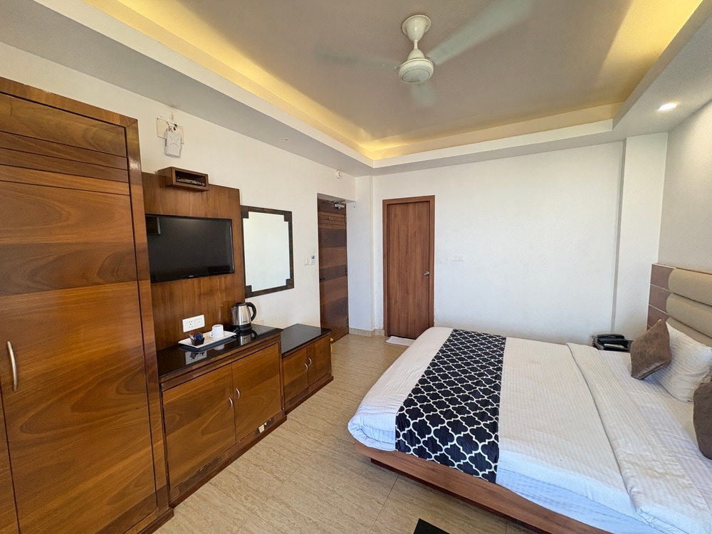 Hotel Rivera (Beach Facing) - Tap to explore photos