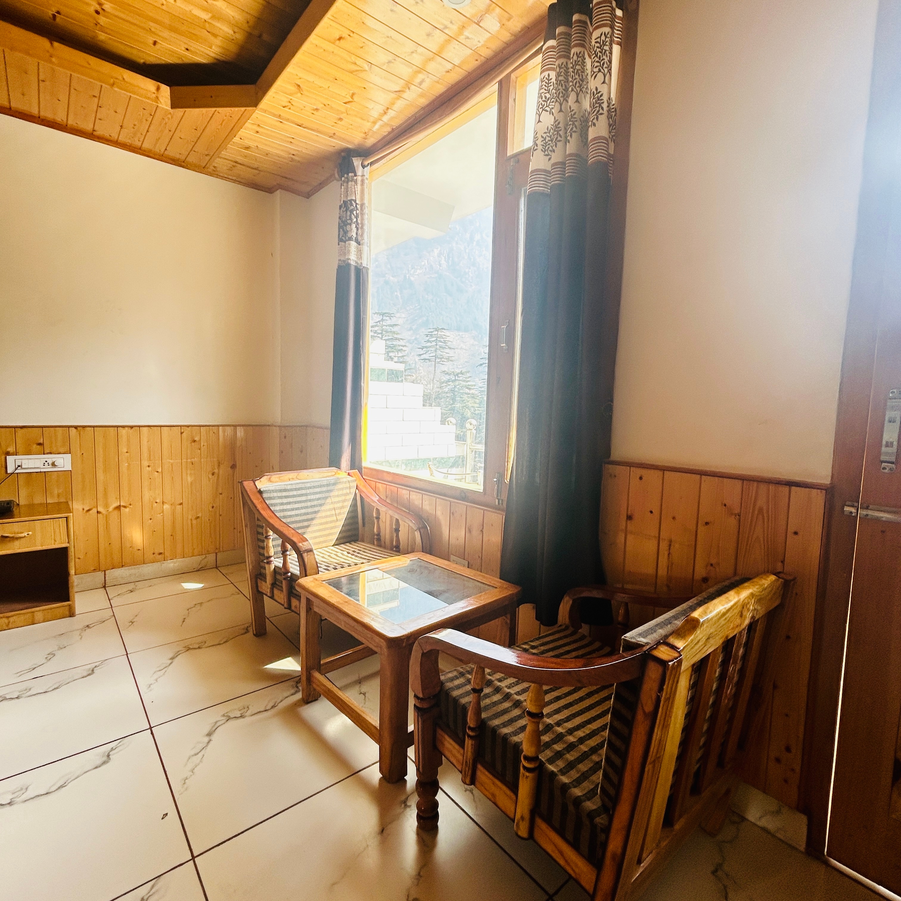 Hotel Riverside Stays Manali - Tap to explore photos