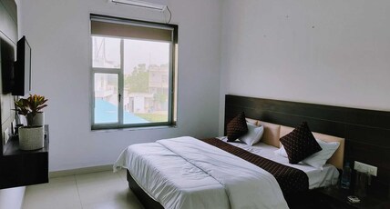Hotel O Royal Vista Room Type - Classic