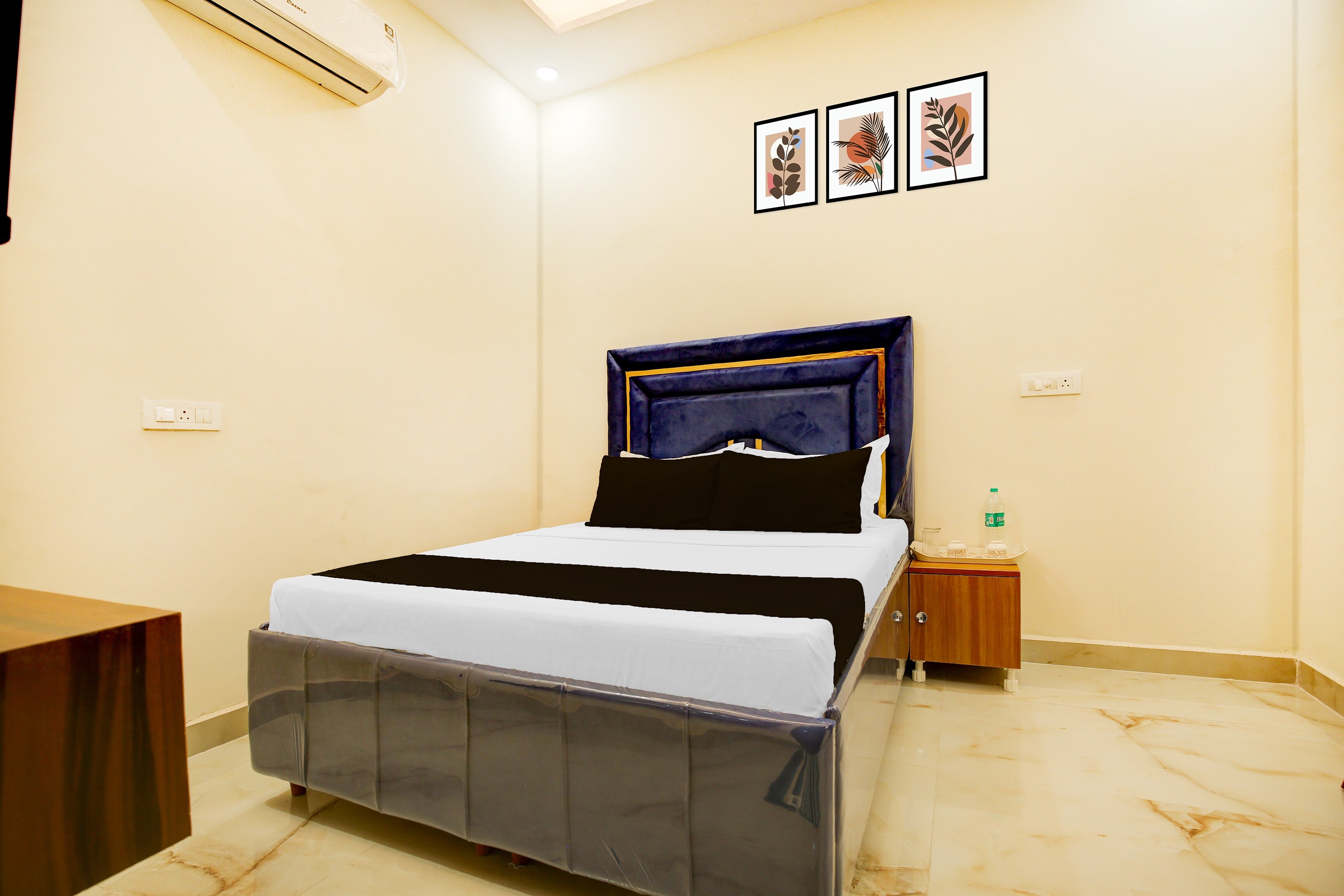 Hotel O Sunraj Stay - Tap to explore photos