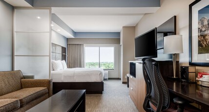 Best Western Premier Bryan College Station Room Type - Accessible - Suite 1 King Bed, Mobility Accessible, Bathtub, Sofabed, Work Desk, Microwave And Mini- Best Western Premier Bryan College Station Room Type - Accessible - Suite 1 King Bed, Mobility Accessible, Bathtub, Sofabed, Work Desk, Microwave And Mini-