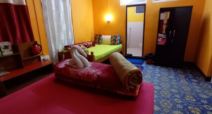blue horizon homestay Room Type - deluxe room