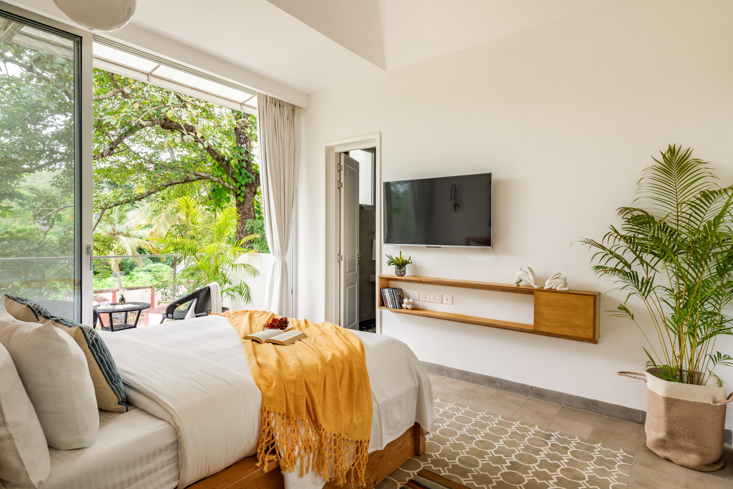 Palette by REVE Escapes - Premium 2 BHK Apartment near Anjuna Beach - Tap to explore photos