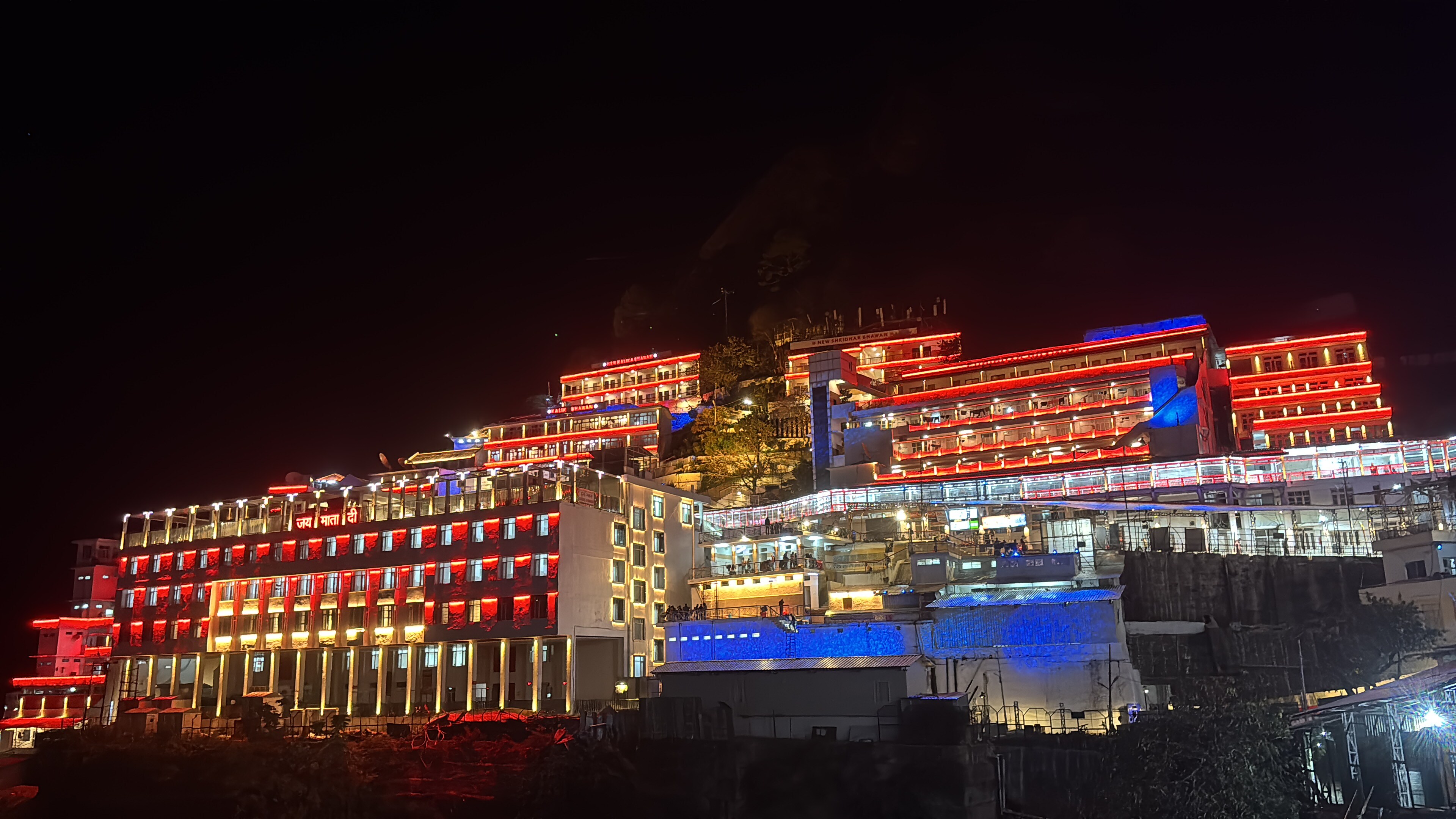 Hotel Maa Vaishno Palace - Tap to explore photos