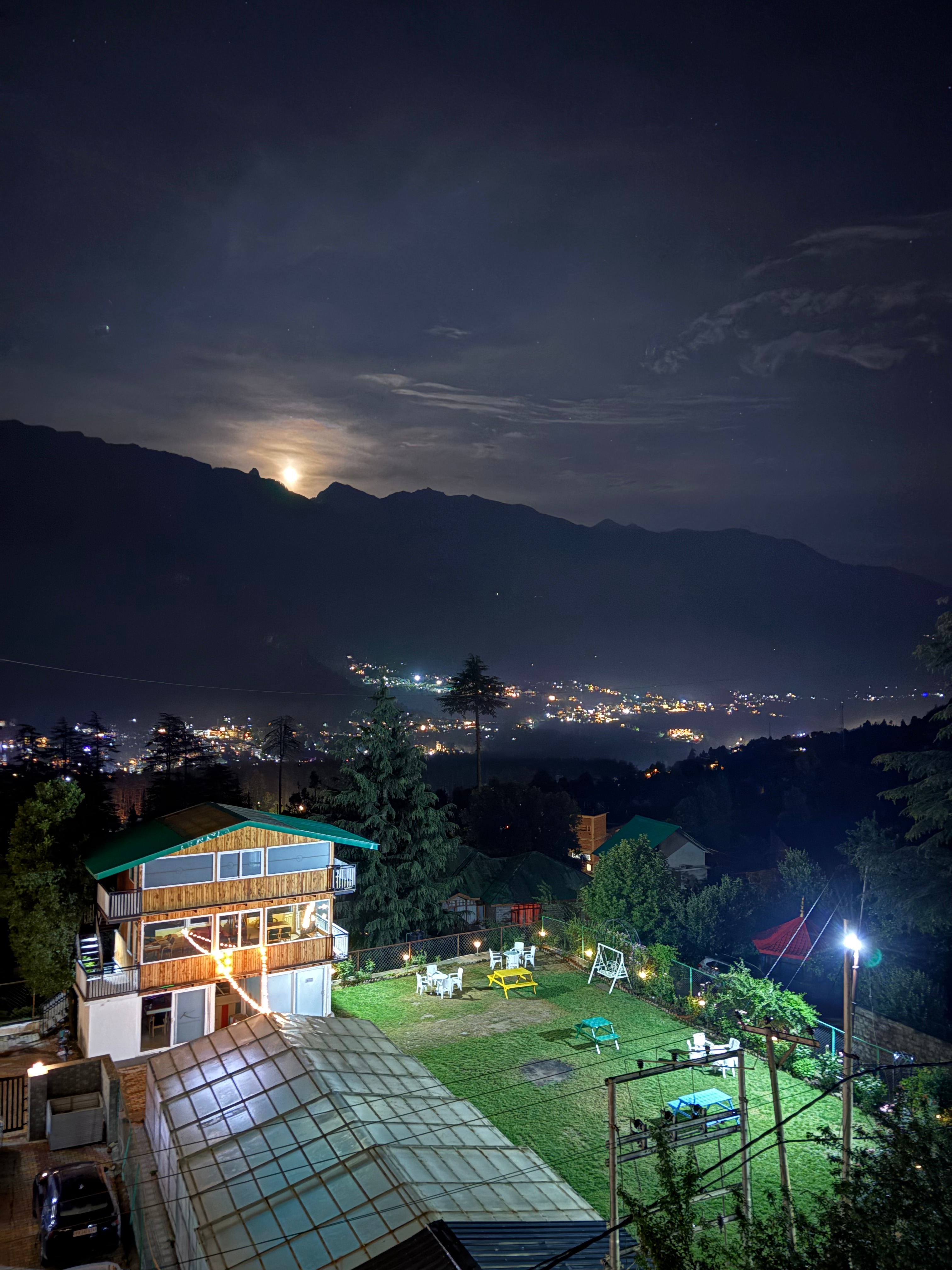 Hotel Suraj Inn - Tap to explore photos