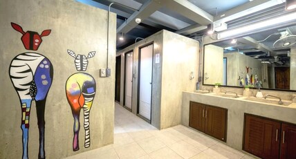 Episode 11 Hostel Sukhumvit Room Type - Private Twin room with shared washroom
