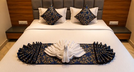HARIPRIYA EXECUTIVE BHAKTNIVAS Room Type - Deluxe King Bed HARIPRIYA EXECUTIVE BHAKTNIVAS Room Type - Deluxe King Bed