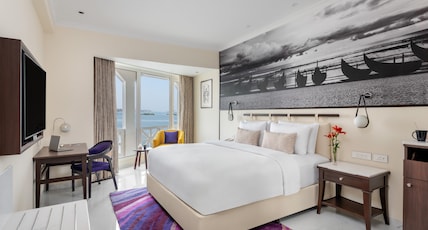 Vivanta Ernakulam, Marine Drive Room Type - Premium Sunset View Room Vivanta Ernakulam, Marine Drive Room Type - Premium Sunset View Room