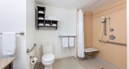 Hampton Inn by Hilton Sydney Nova Scotia Room Type - 1 KING ACCESS NONSMOKING