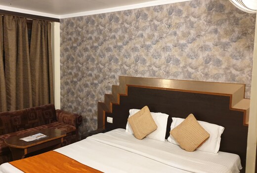 Hotel sidharth regency
