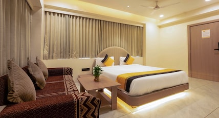 Itsy Hotels Indra Palace Room Type - Deluxe Family Room Itsy Hotels Indra Palace Room Type - Deluxe Family Room