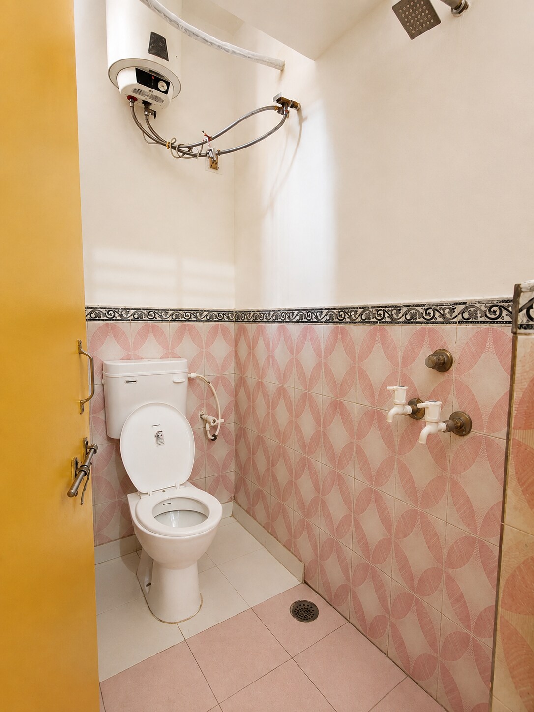Kashivas 2BHK on G Floor - Tap to explore photos