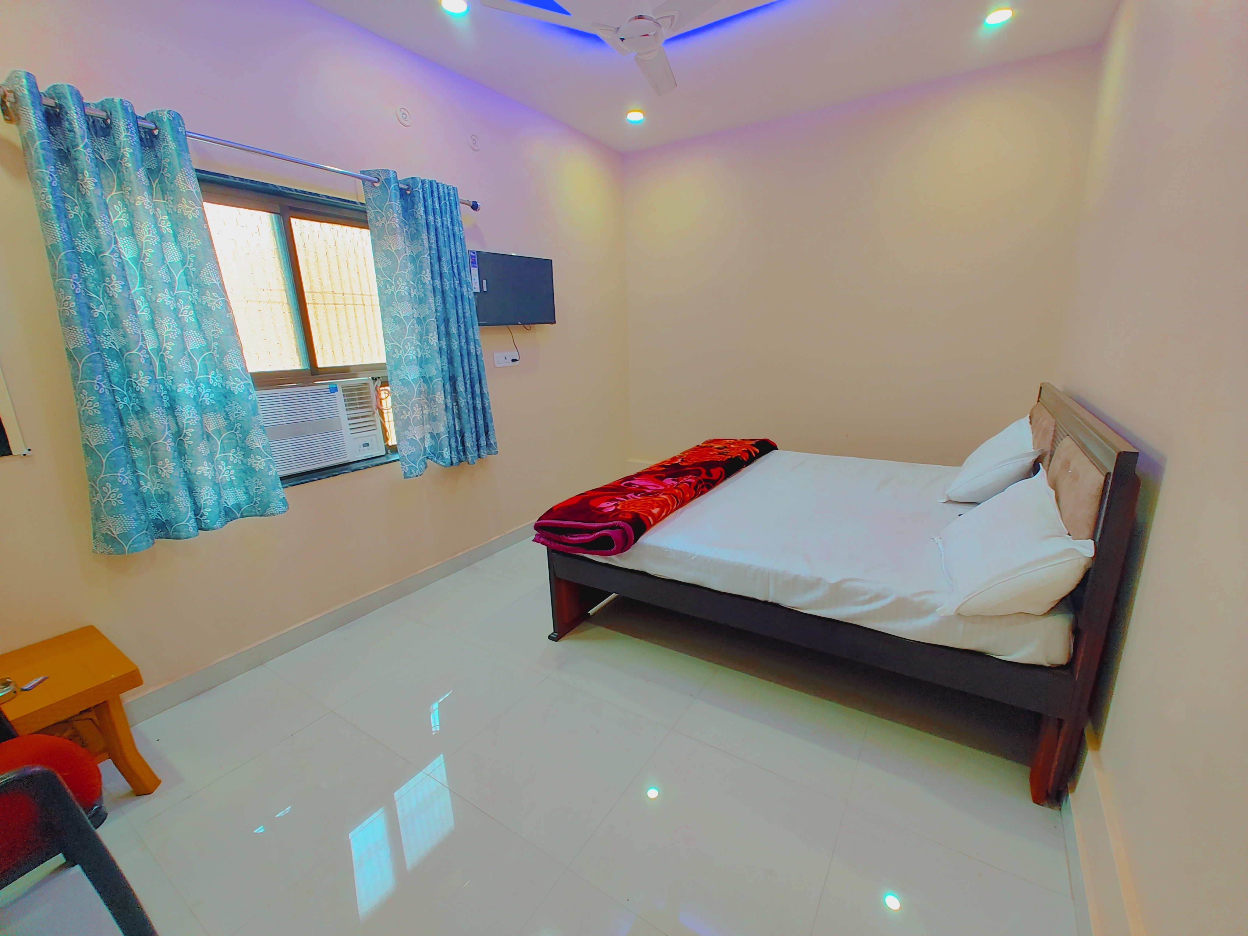 SARYU LODGE - Tap to explore photos