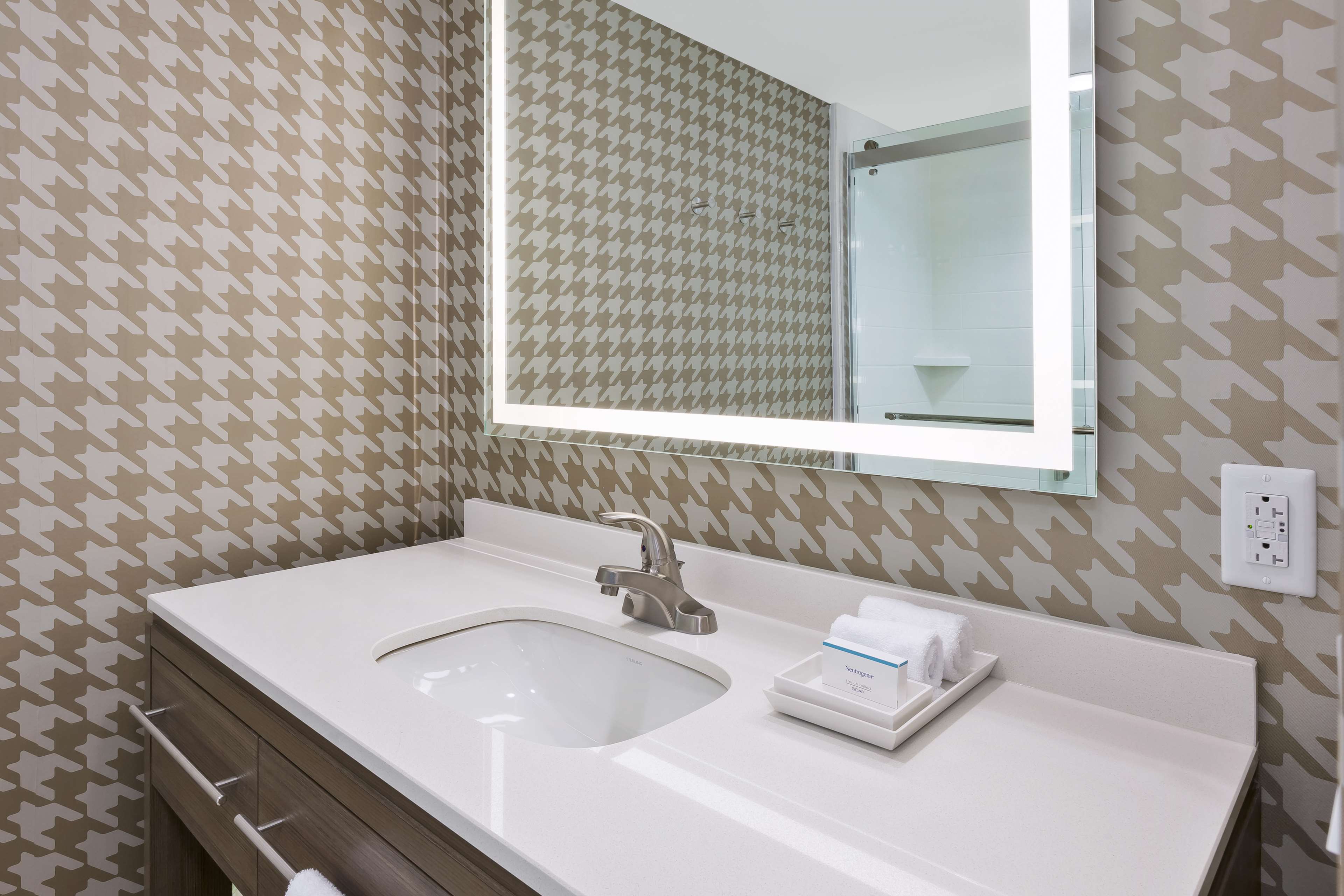 Home2 Suites by Hilton Wilmington/Mayfaire, NC - Tap to explore photos