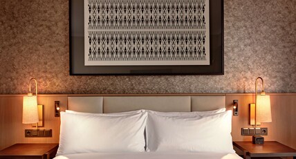 Hilton Vienna Park Room Type - KING CORNER ROOM