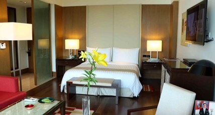 The Oberoi Gurgaon Room Type - Premier Room with Pool View
