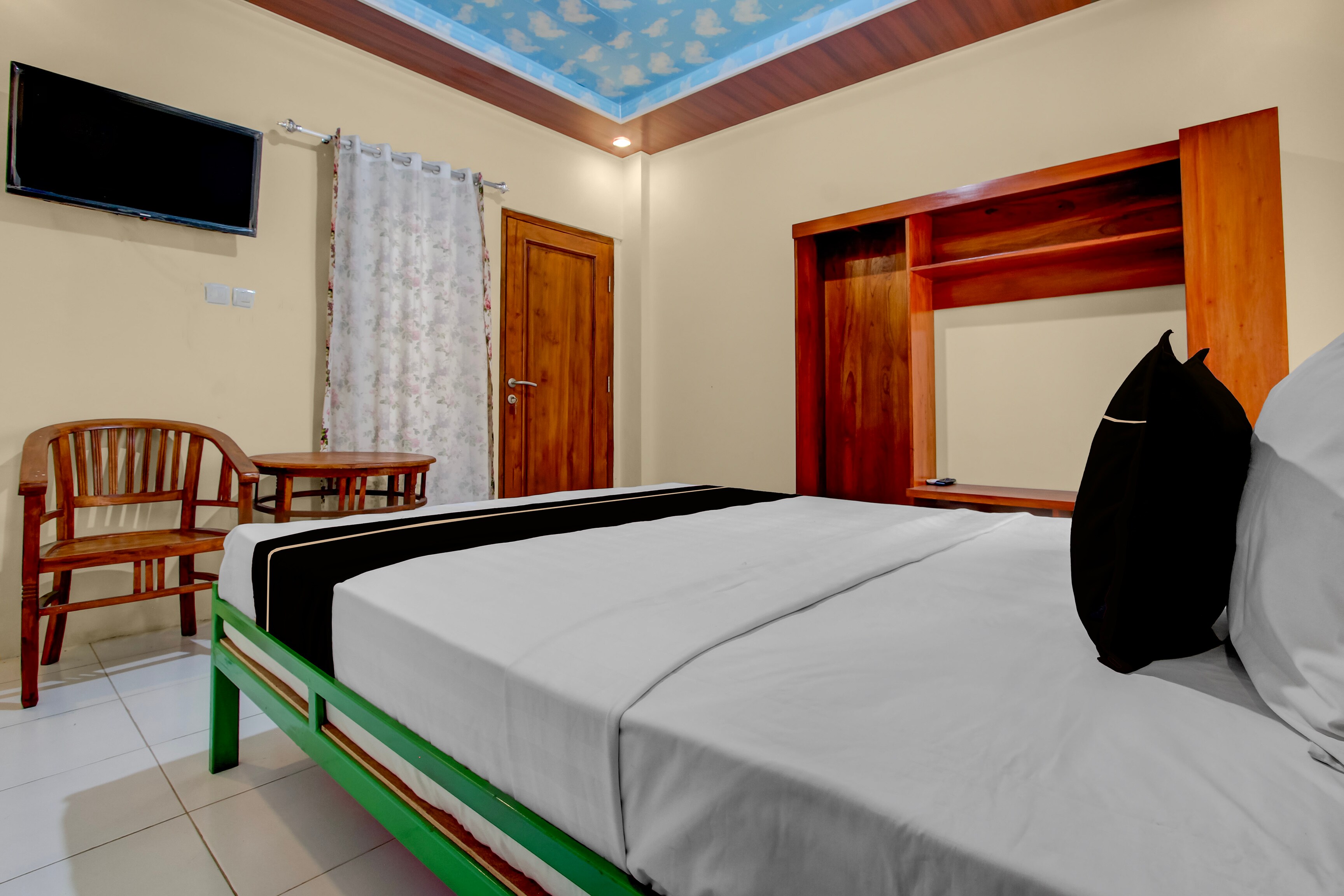 OYO 95019 Jeppi Homestay - Tap to explore photos