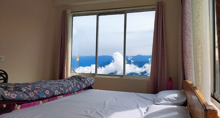 Hotel Greenwood Room Type - Deluxe Room with Mountain View