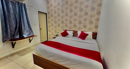 Hotel Santosh Palace (Free Gated Parking & 10 Minutes walk from Temple) Room Type - Deluxe Room