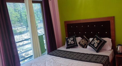 Hotel MountMemory and Restaurand Room Type - Deluxe Double Bed with River view